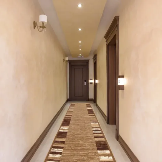 Chodnik antypoślizgowy Adagio 04 beżowy na metry do przedpokoju