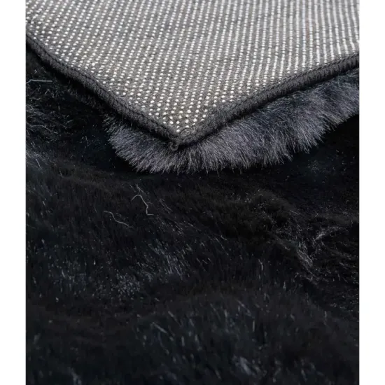 Dywan pluszowy typu shaggy Rabbit Bubble czarny futro królika