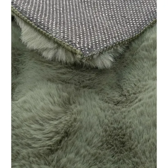 Dywan pluszowy typu shaggy Rabbit Bubble zielony futro królika