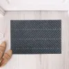 Wycieraczka wejściowa szara w prążki Tire jodełka nowoczesna pod drzwi